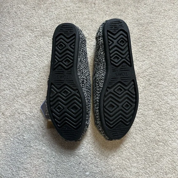 NWT TOMS ALPARGATA black multi cozy sweater knit flats - Picture 2 of 5